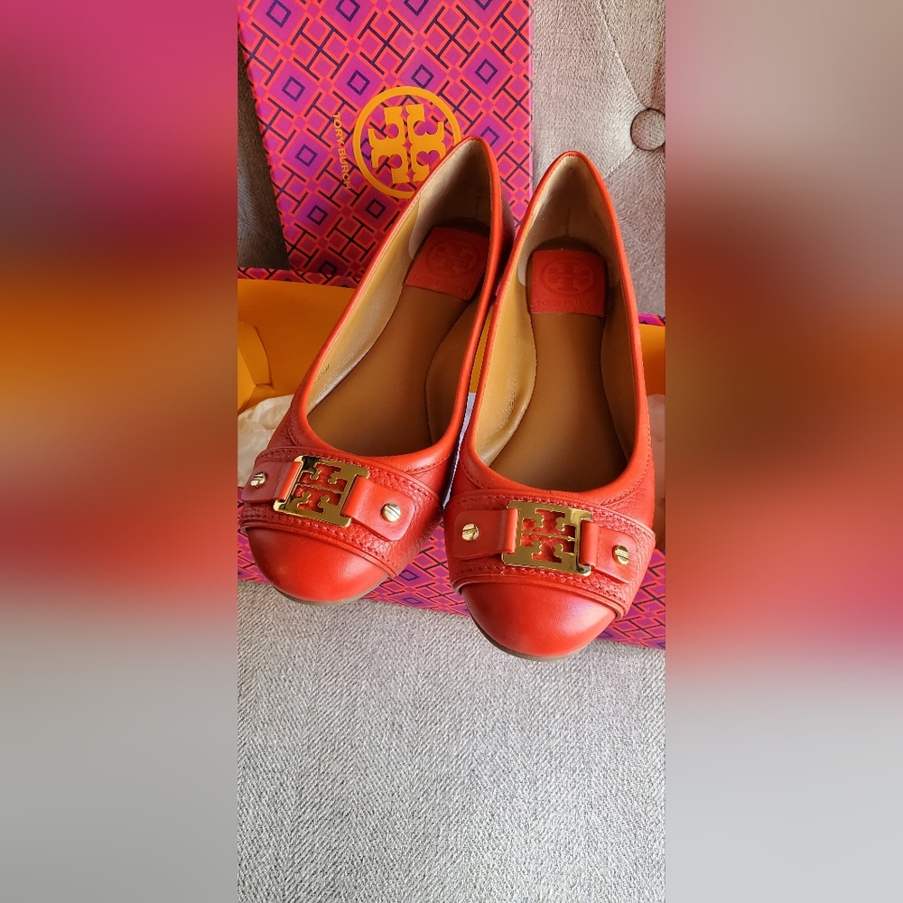 Tory Burch RED Ballet Flats NEW Condition In BOX
